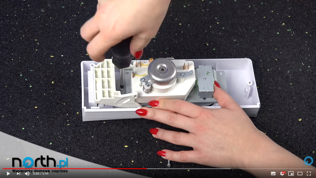 Jak wymienić panel sterowania wraz z modułem w kuchence mikrofalowej