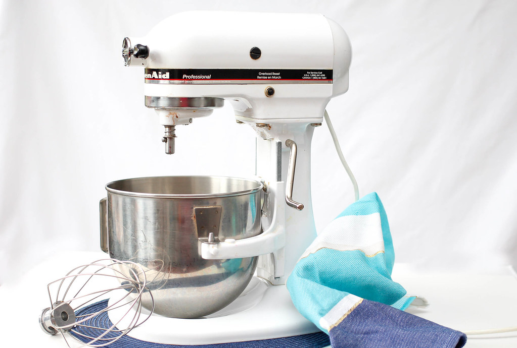 white Professional Stand Mixer
