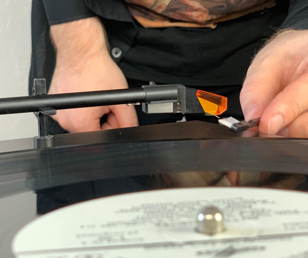 Jak czyścić igłę gramofonową?