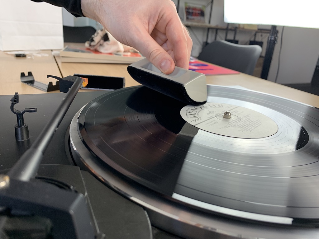 Jak wyczyścić gramofon?
