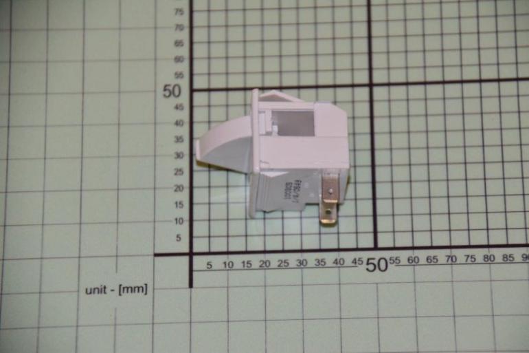 Wyłącznik/włącznik światła do lodówki Amica 1019807,1